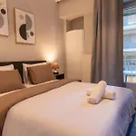 Spacious 4br Near The Sea With Balcony