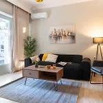 Spacious 4br Near The Sea With Balcony アパート *