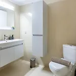 Spacious 4br Near The Sea With Balcony
