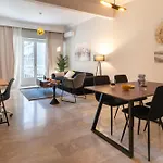 アパート Spacious 4br Near The Sea With Balcony