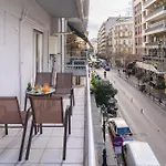 Spacious 4br Near The Sea With Balcony *