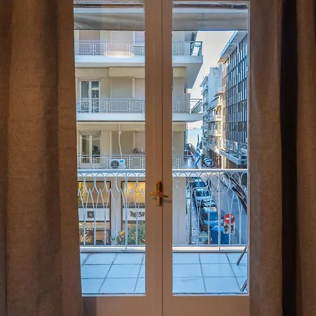 Spacious 4br Near The Sea With Balcony Apartment
