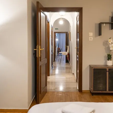 Spacious 4br Near The Sea With Balcony Apartment *