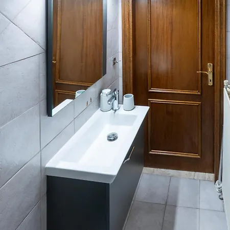 Spacious 4br Near The Sea With Balcony * Thessaloniki