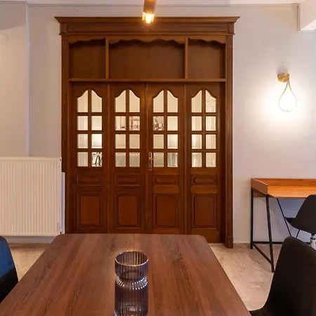 Spacious 4br Near The Sea With Balcony *
