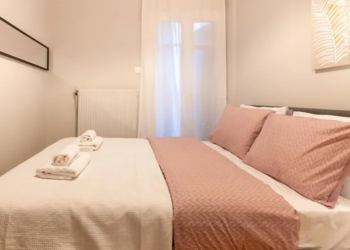 شقة Spacious 4br Near The Sea With Balcony