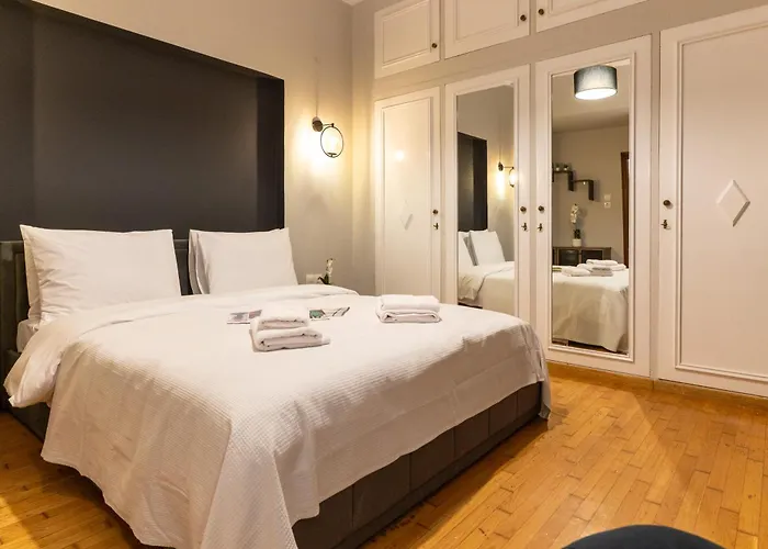 Spacious 4br Near The Sea With Balcony