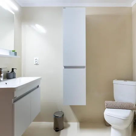 Spacious 4br Near The Sea With Balcony Saloniki