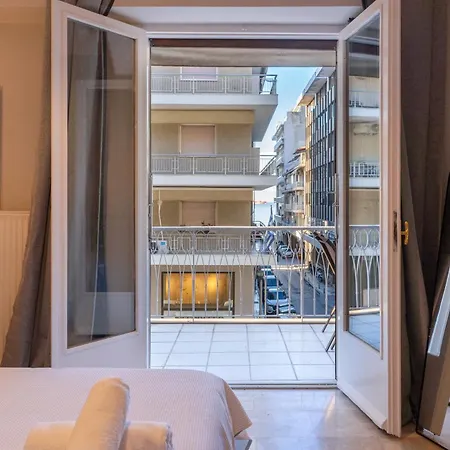 Apartment Spacious 4br Near The Sea With Balcony *