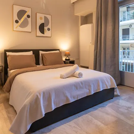 Apartment Spacious 4br Near The Sea With Balcony *