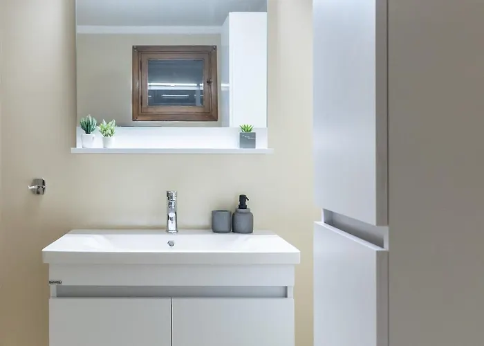 Lägenhet Spacious 4br Near The Sea With Balcony Thessaloníki