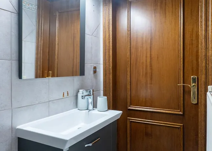 Spacious 4br Near The Sea With Balcony Apartament Saloniki